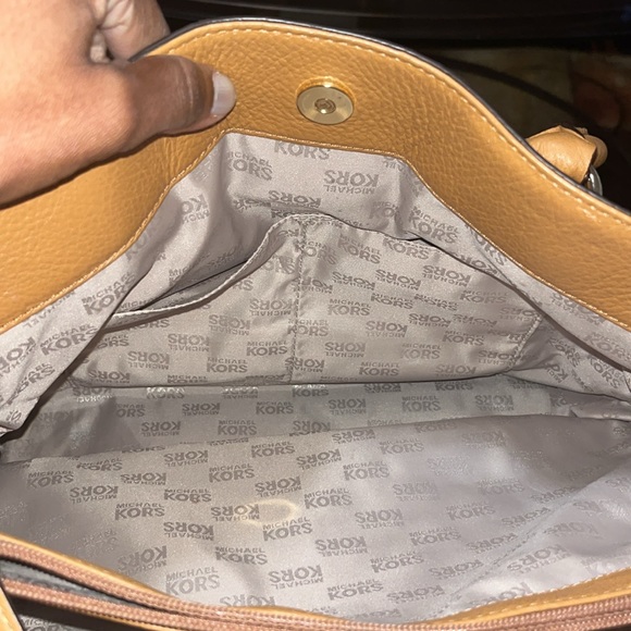 Michael Kors Large Leather Hamilton Satchel Tote Bag - Picture 10 of 16